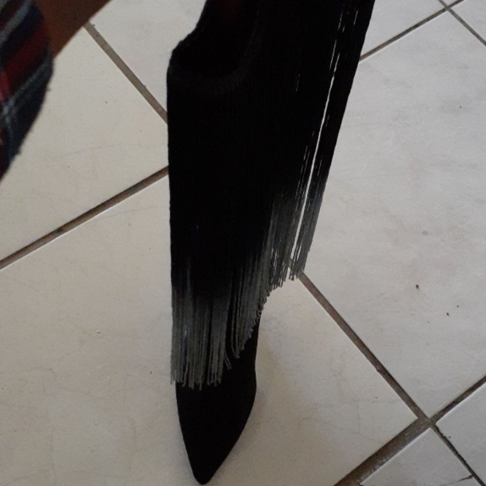 Boots - Picture 3 of 4